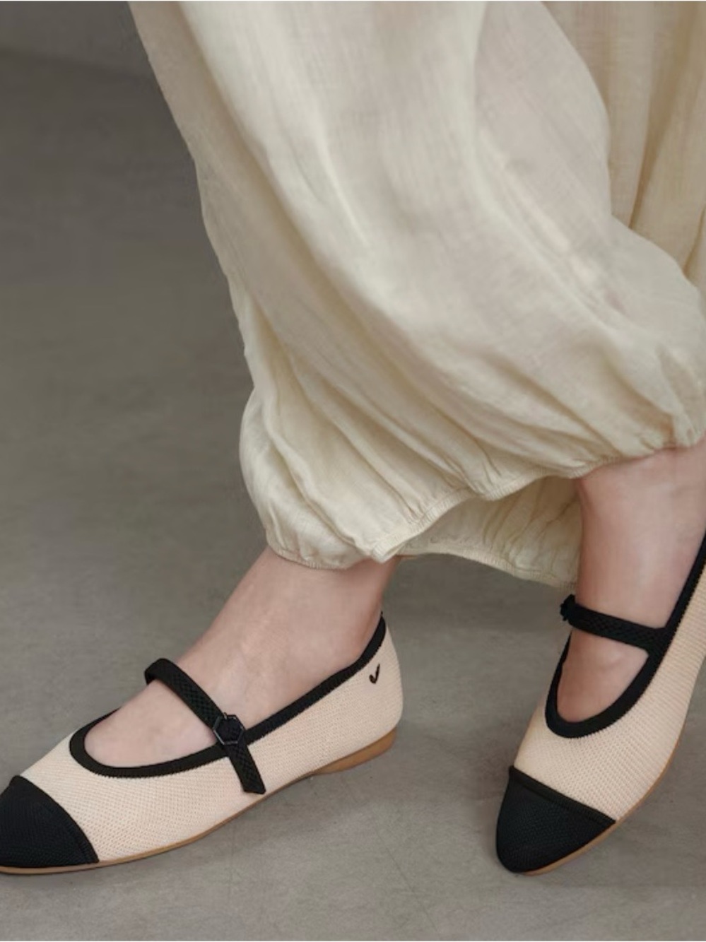 Vivaia Almond/Black Toe AdaptAll Tamia Mary Jane Ballet Flats Women’s Size 9-9.5